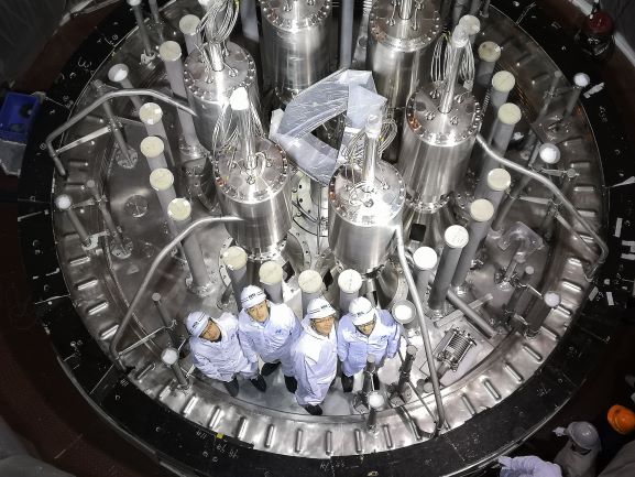 图片1-2018年检查释放高温堆示范工程1号反应堆压力容器扣盖前控制点.jpg